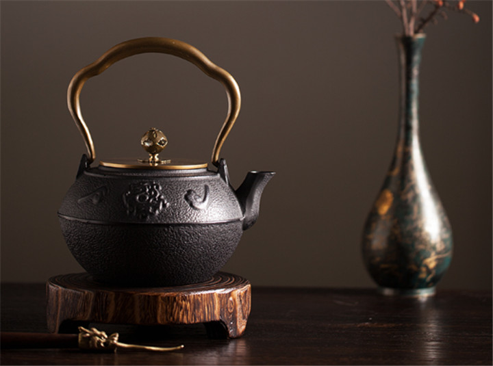 银壶、铁壶、铜壶、紫砂壶泡茶都有哪些好处？