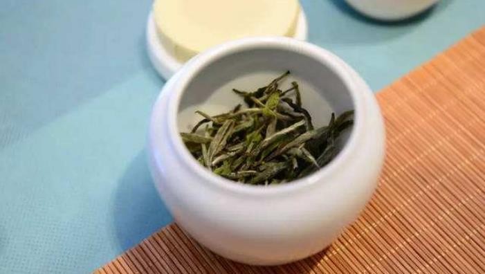 泡茶是学问，敬茶是修养，存茶是智慧！