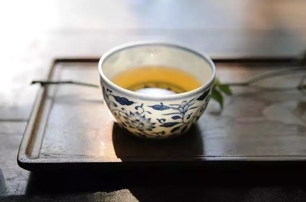 中年人喝茶有什么好处？