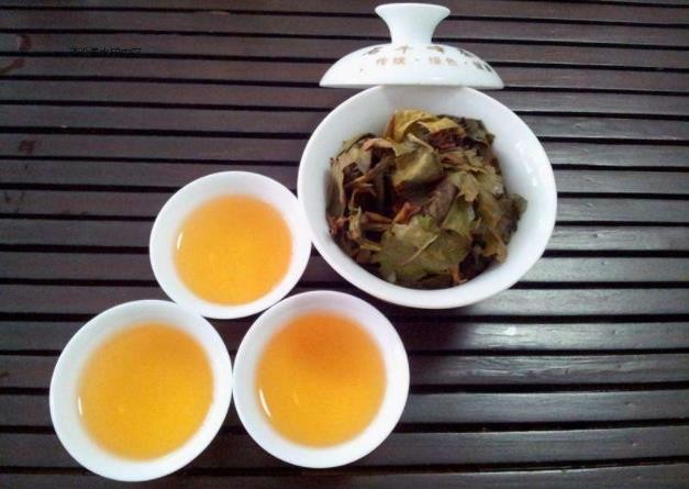 武夷水仙和凤凰水仙有什么区别，水仙肉桂大红袍的区别
