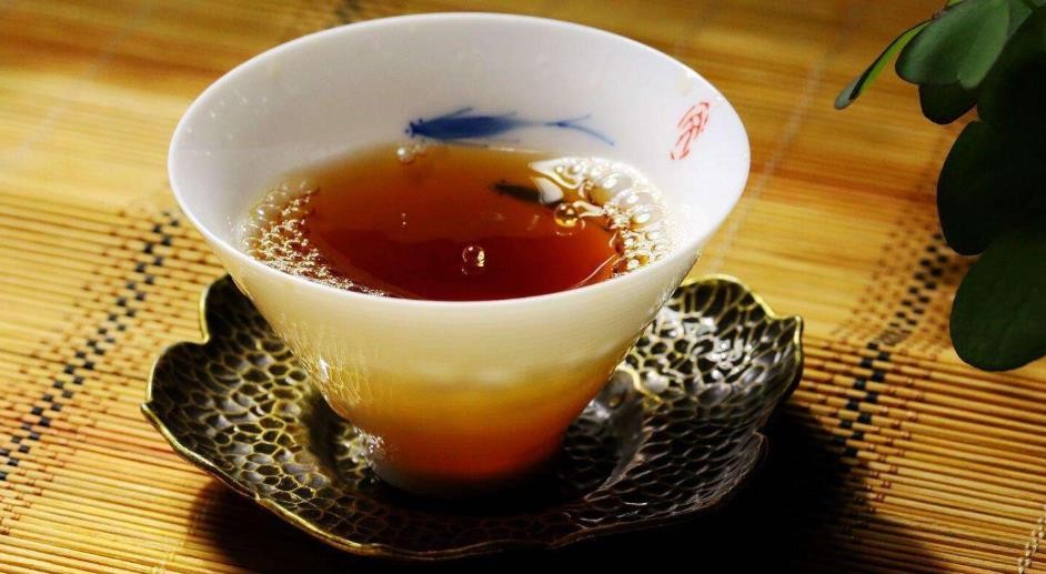 隔夜的茶叶水可以浇花吗
