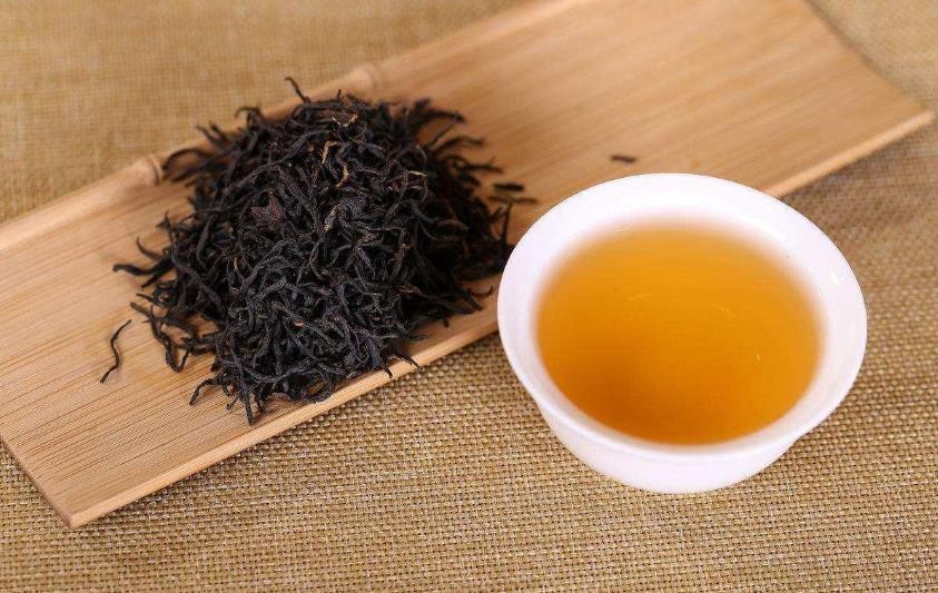 红茶与绿茶的功效与作用及食用方法