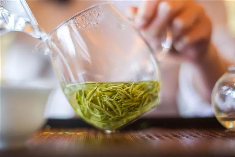 毛尖泡出来茶水浑浊原因
