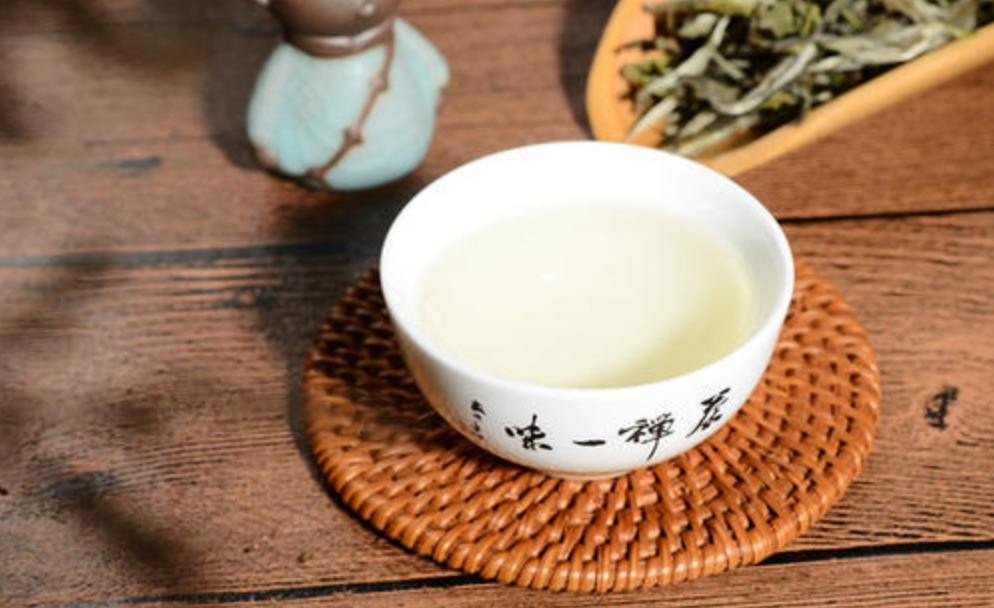 白牡丹茶的功效与禁忌